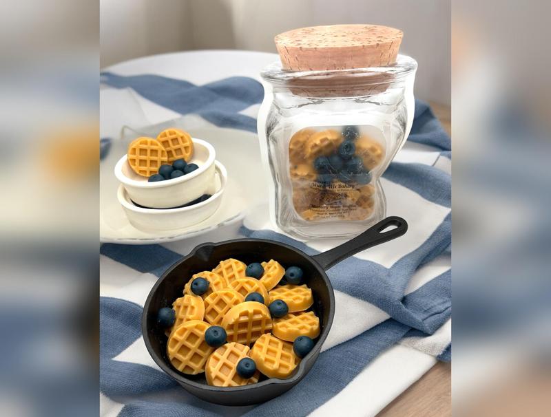 Blueberry Maple Waffle Wax Melts. Bakery Wax Melt. Soy Wax Melts. Strongly Scented Wax Melts Wax Tarts for Wax Warmers. 4 oz. 12 Waffles +9 Blueberries