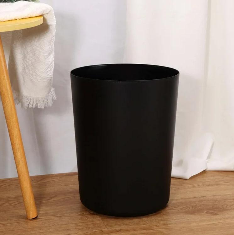 stays 5 Gallon Trash Can, Plastic Office Trash Can, Black Matte