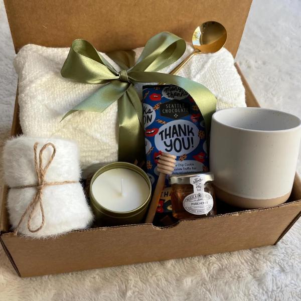 Cozy Christmas Gift Box for Her | Hygge Gift Box with Blanket | Birthday Gift for Women