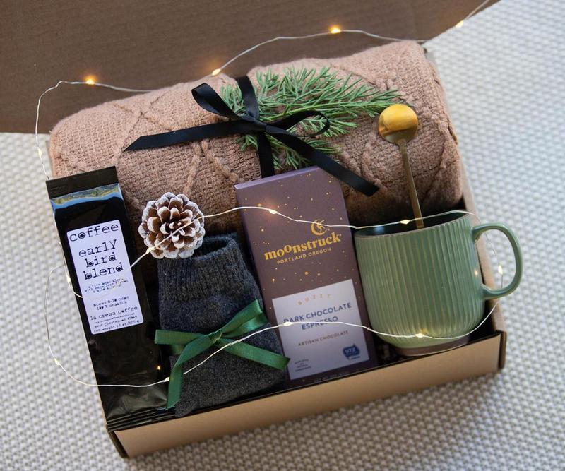 Christmas Gift Box, Hygge Gift Box, Self Care Package, Cozy Gifts for Women, Gift Box for Women with Blanket & Socks, Special Gift, Basket Cozy Winter Gift Box | Trendy Gift Box, Christmas Gift Box