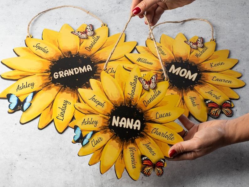 Sunflower Mom Sign Personalized, Sunflower Mom Sign with Kids Names, Wall Décor, Christmas Gifts, Gift for Mom, Sunflower Mom and Grandma