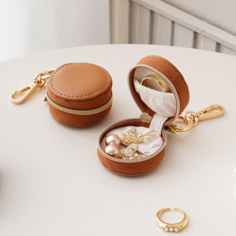 Portable Round Jewelry Storage Box, 1 Count PU Leather Jewelry Case with Keychain, Jewelry Organizer Display Box for Women & Girls, Travel Accessory