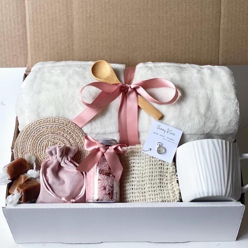 Cozy Hygge gift box | Self care gift box | Mothers day |Gift set for her | Mom Miss you | Sending a hug | Gift for colleagues | Blanket Gift