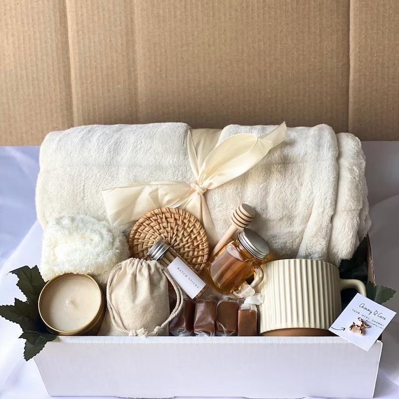 Cozy Hygge gift box | Self care gift box | Mothers day |Gift set for her | Mom Miss you | Sending a hug | Gift for colleagues | Blanket Gift