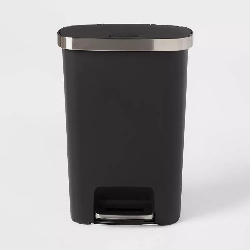 50 Liter Plastic Locking Lid Step Trash Can Black -Trash Can with Foot Pedal, Sleek Finish, 50L 13.2 Gallon,25.6 Inches (H) x 17.7 Inches (W) x 11.9 Inches (D)