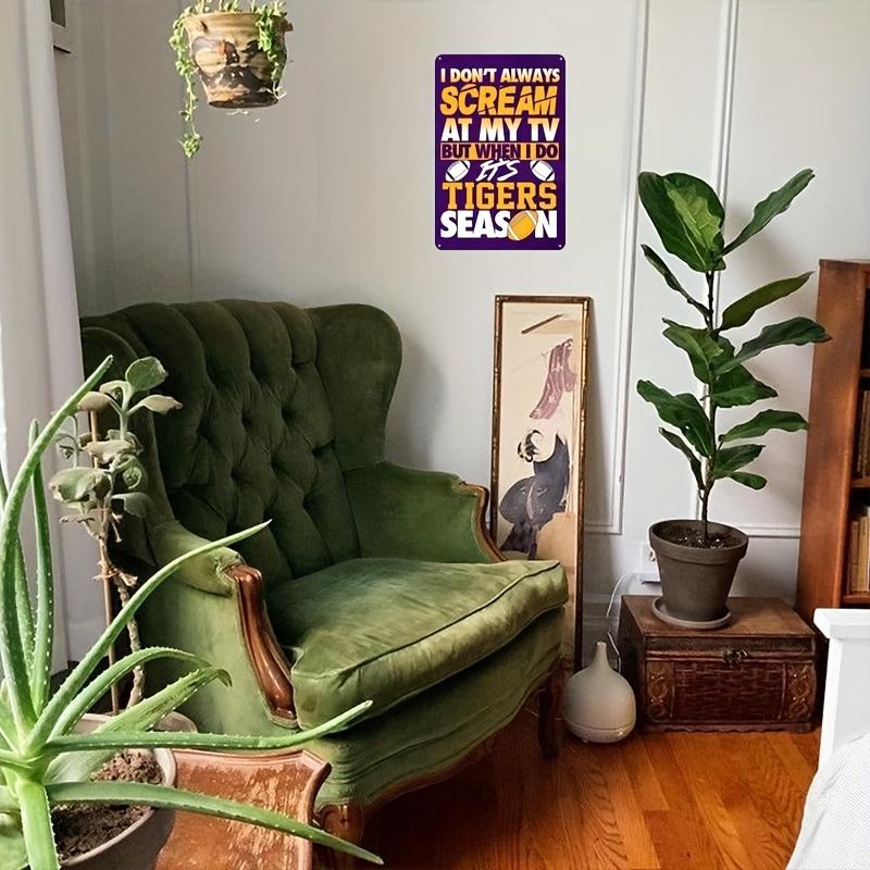 1 count, I Don't Always Scream At The TV, But When I Do, It's LSU TIGERS Season Tin Sign (8''x12'' 20cm*30cm)Suitable For Home Door Garden Restaurant Cafe Office Shop Club Signage