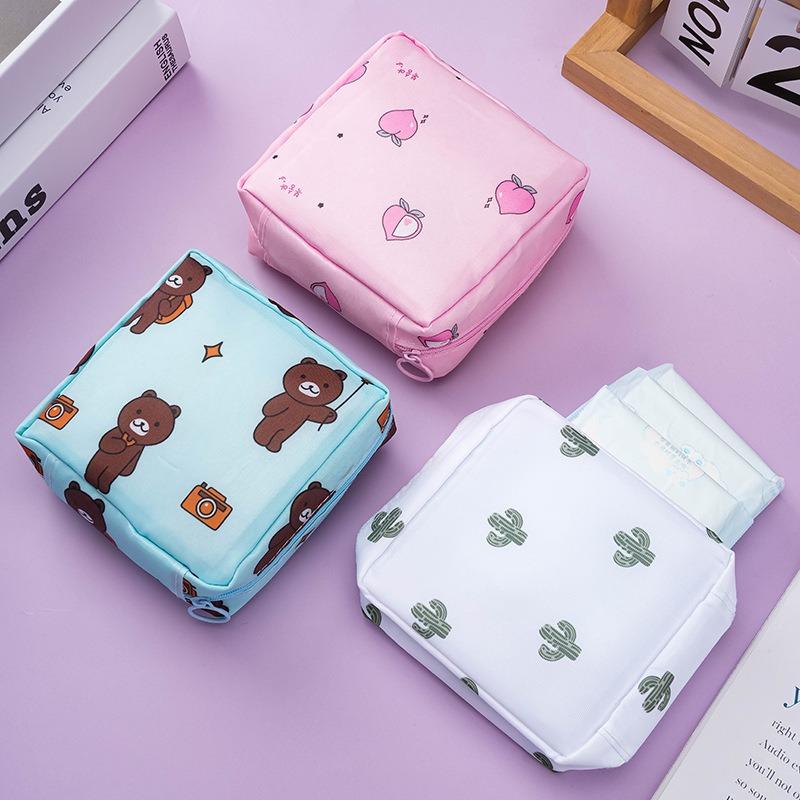 Travel-Friendly Sanitary Pad Organizer Bag - Cute Cartoon Print, Durable Polyester with Zipper