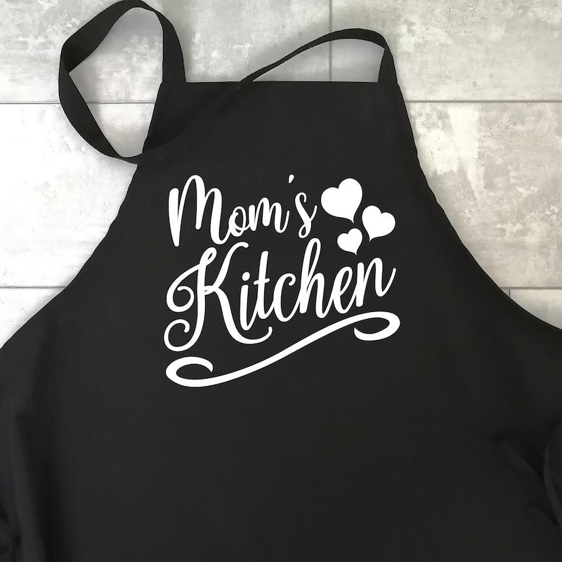 Moms Kitchen Apron , Mother Days Gift, Chef Mom Apron, Gift For Mom, Birthday Mom Gift, Mom Kitchen Apron, Funny Mom Gift Apron Unisex Hoodie T-shirt And Funny Sweatshirt O